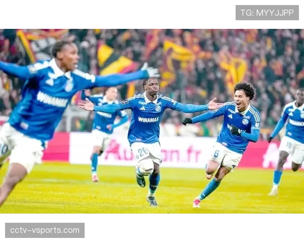 白堡主场2-0力克里尔,埃梅加双响助球队稳居积分榜前列